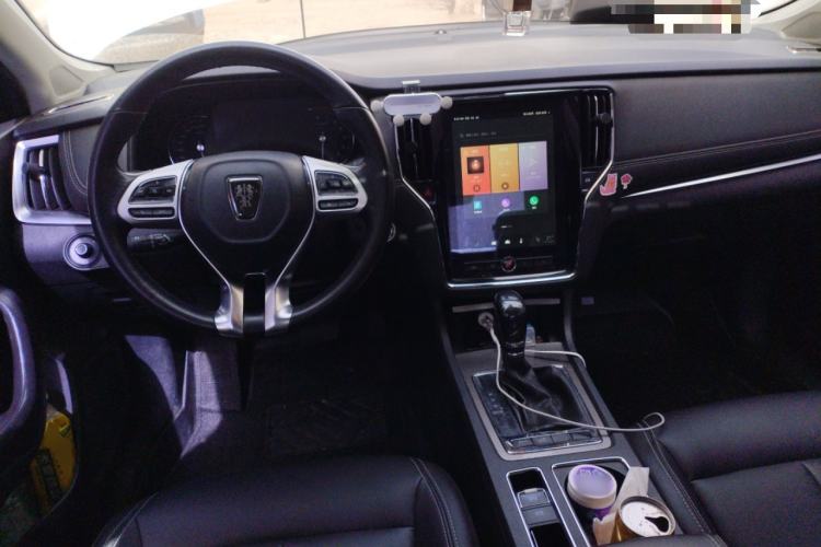 Used Roewe i6 2017 20T Automatic Internet ZhiZun Edition Center Console
