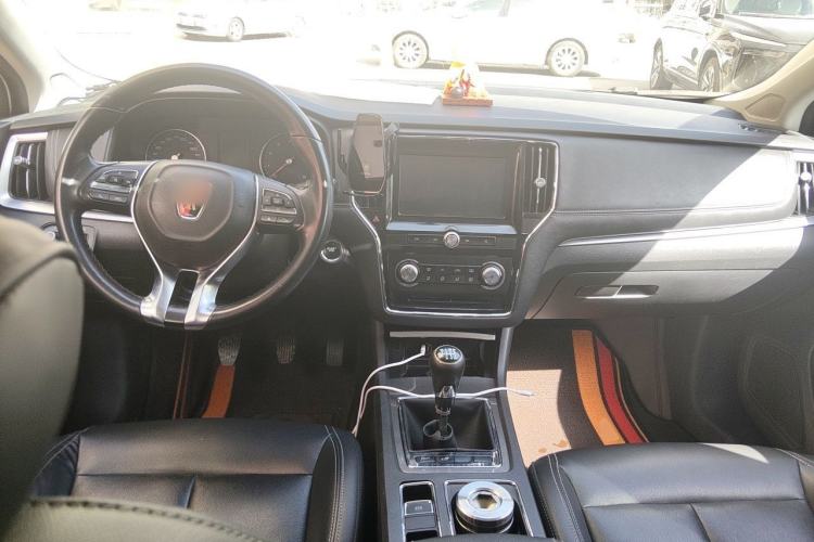 Used Roewe i6 2017 20T Manual Luxury Edition Center Console