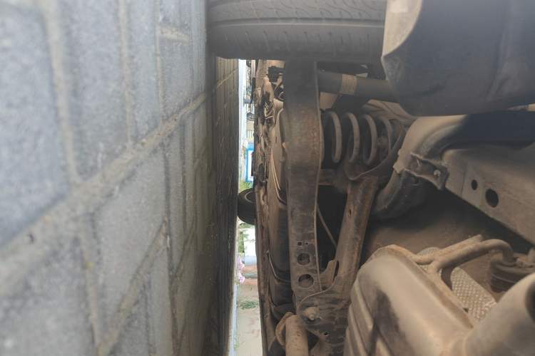 Used Roewe i6 2017 20T Automatic Internet ZhiZun Edition Chassis Rear Left