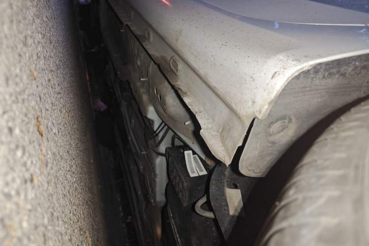 Used Roewe i6 2017 20T Automatic Internet ZhiZun Edition Chassis Rear Left