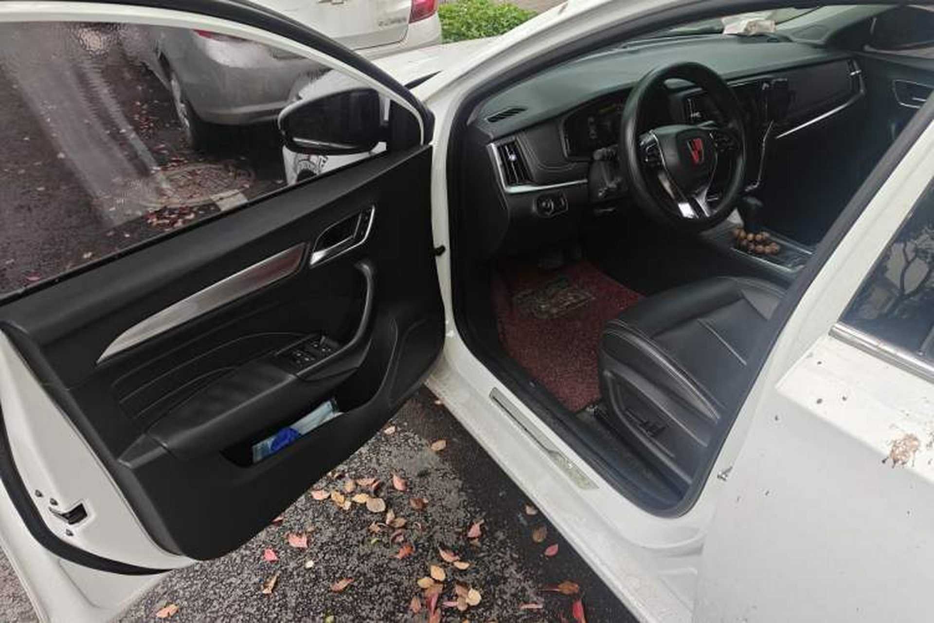 Used Roewe i6 2017 20T Automatic Internet ZhiZun Edition Driver Seat
