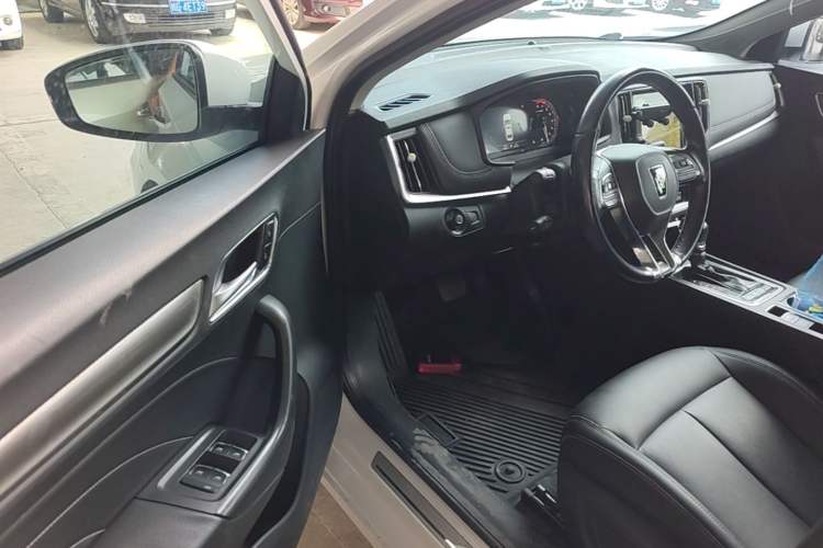 Used Roewe i6 2017 20T Automatic Internet ZhiZun Edition Driver Seat