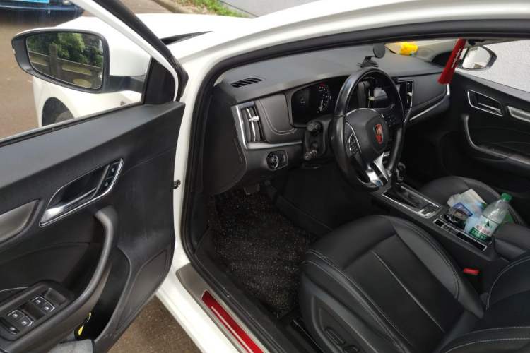 Used Roewe i6 2017 20T Automatic Internet ZhiZun Edition Driver Seat