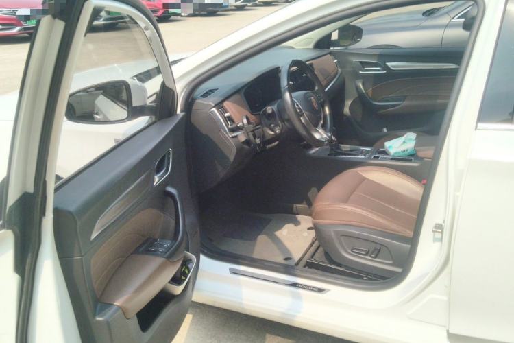 Used Roewe i6 2017 20T Automatic Internet ZhiZun Edition Driver Seat