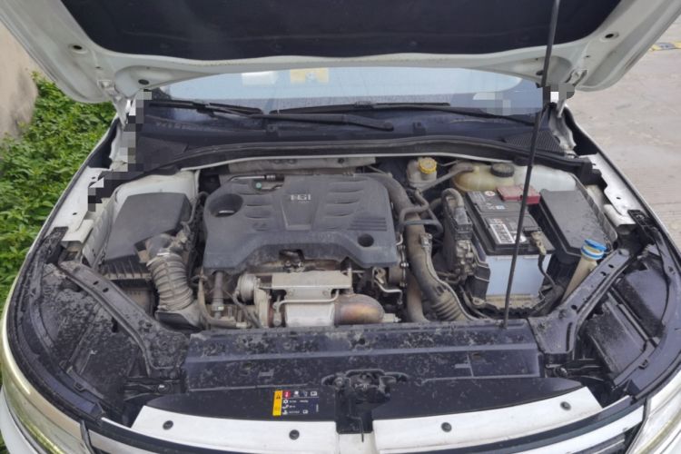 Used Roewe i6 2017 20T Automatic Internet ZhiZun Edition Engine Bay