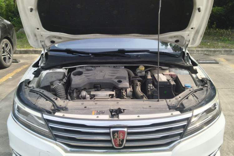 Used Roewe i6 2017 20T Automatic Internet ZhiZun Edition Engine Bay