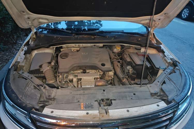 Used Roewe i6 2017 20T Automatic Internet ZhiZun Edition Engine Bay