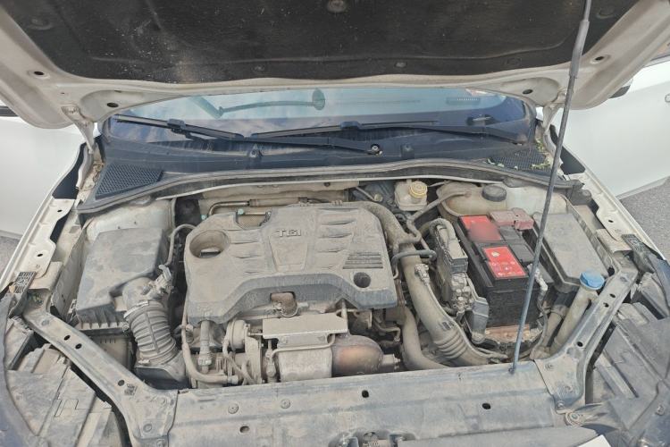 Used Roewe i6 2017 20T Automatic Flagship Edition Engine Bay