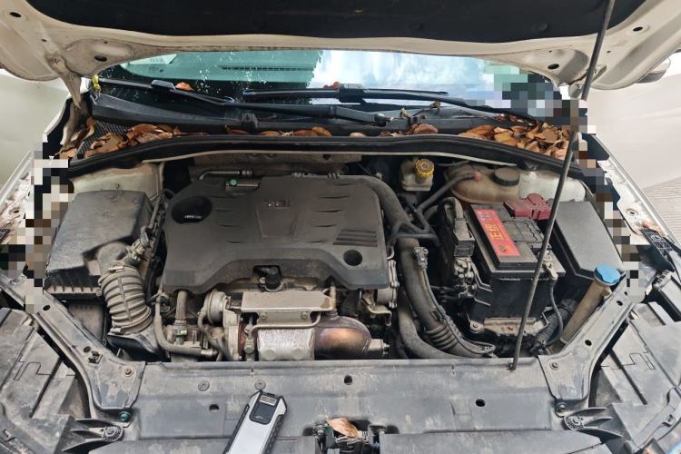Used Roewe i6 2017 20T Automatic Flagship Edition Engine Bay