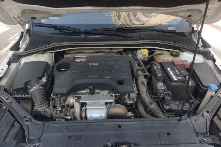 Used Roewe i6 2017 20T Automatic Internet Smart Edition Engine Bay