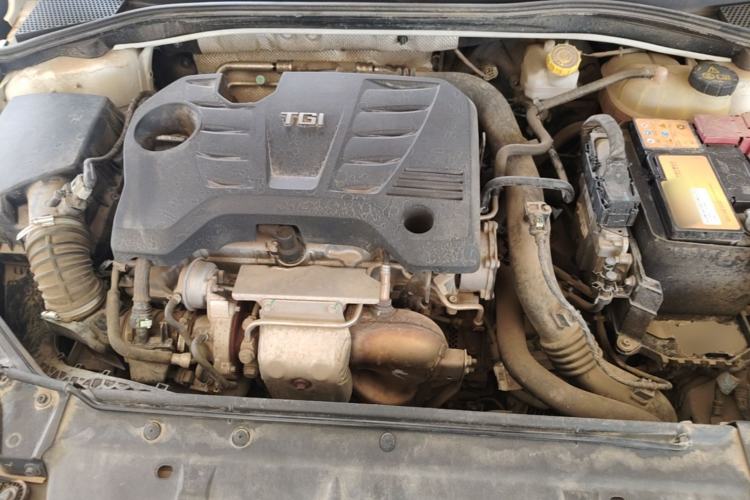 Used Roewe i6 2017 20T Automatic Flagship Edition Engine Bay