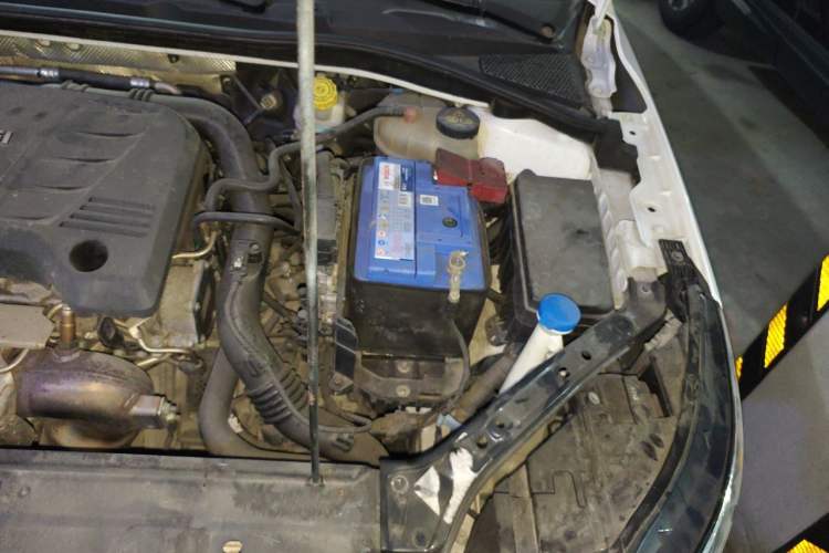 Used Roewe i6 2017 20T Automatic Flagship Edition Engine Bay Left