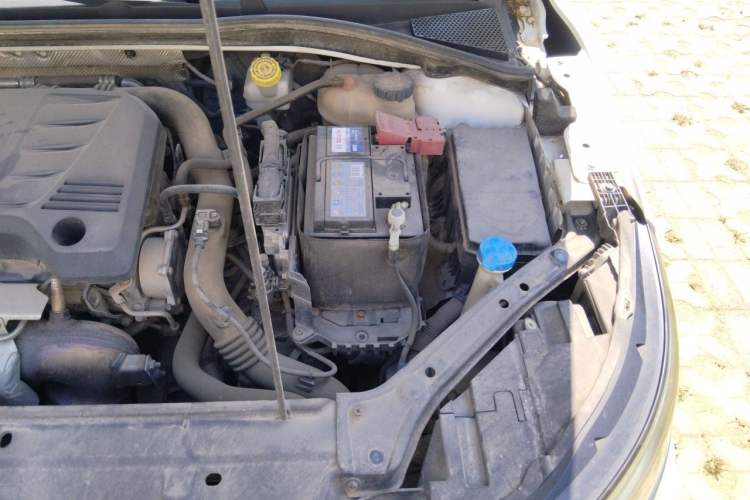 Used Roewe i6 2017 20T Automatic Internet Smart Edition Engine Bay Left