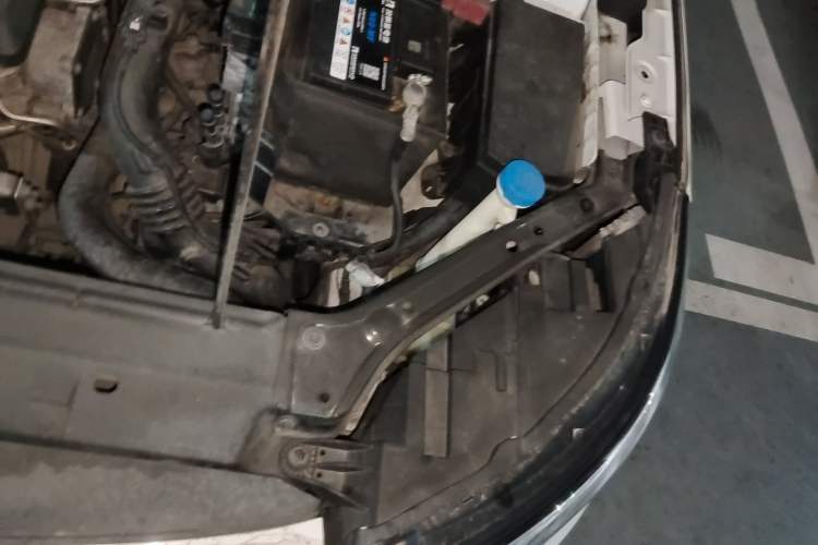 Used Roewe i6 2017 20T Automatic Flagship Edition Engine Bay Left