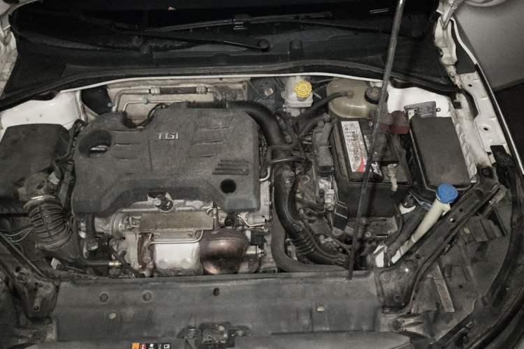 Used Roewe i6 2017 20T Automatic Internet Smart Edition Engine Bay Left