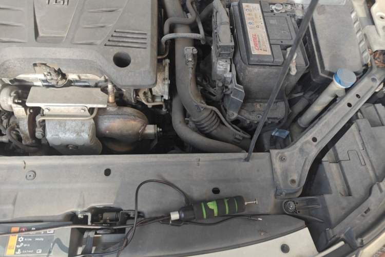 Used Roewe i6 2017 20T Automatic Internet Smart Edition Engine Bay Left