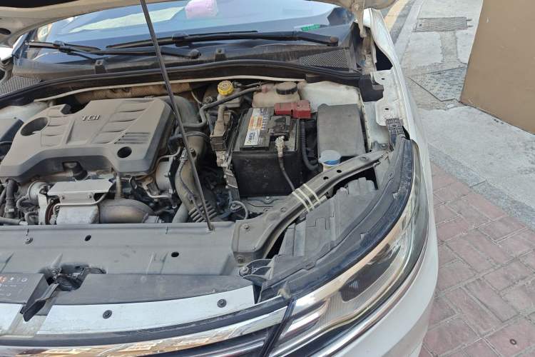 Used Roewe i6 2017 20T Manual Luxury Edition Engine Bay Left