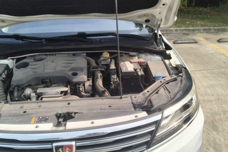 Used Roewe i6 2017 20T Automatic Internet ZhiZun Edition Engine Bay Left