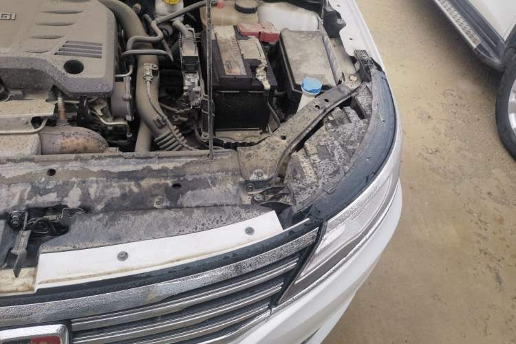Used Roewe i6 2017 16T Automatic Flagship Edition Engine Bay Left