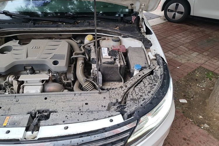 Used Roewe i6 2017 20T Automatic Internet Smart Edition Engine Bay Left