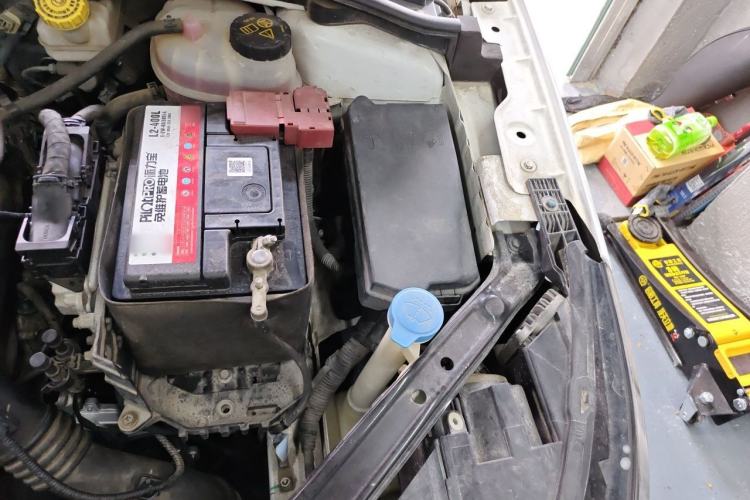 Used Roewe i6 2017 20T Automatic Internet Smart Edition Engine Bay Left