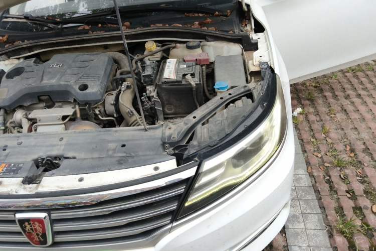 Used Roewe i6 2017 20T Automatic Internet ZhiZun Edition Engine Bay Left