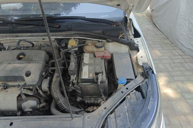 Used Roewe i6 2017 16T Automatic Connected Smart Edition Engine Bay Left