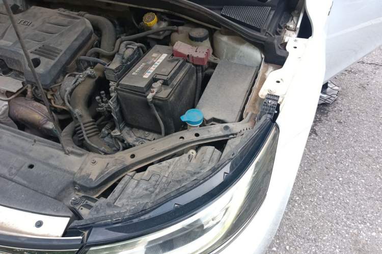Used Roewe i6 2017 20T Automatic Internet Smart Edition Engine Bay Left