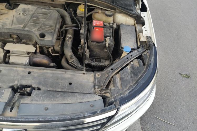 Used Roewe i6 2017 20T Automatic Internet Smart Edition Engine Bay Left
