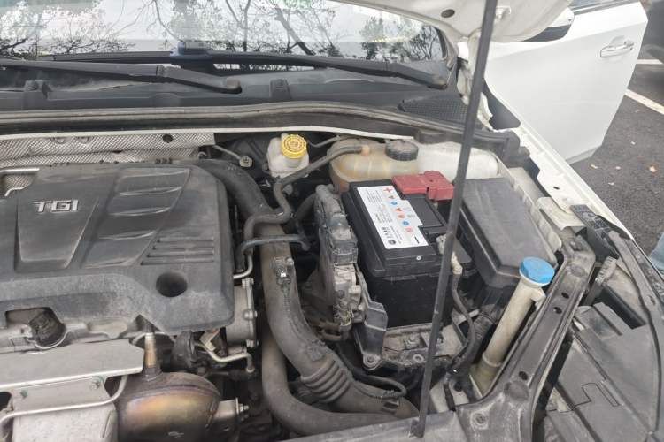 Used Roewe i6 2017 20T Automatic Internet Smart Edition Engine Bay Left