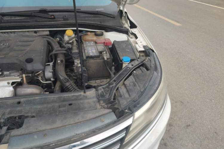Used Roewe i6 2017 20T Automatic Flagship Edition Engine Bay Left