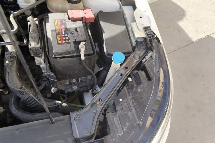 Used Roewe i6 2017 20T Manual Luxury Edition Engine Bay Left