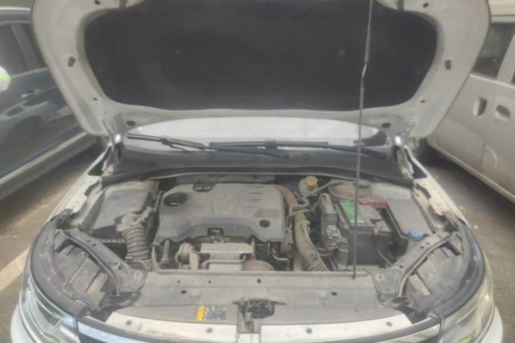Used Roewe i6 2017 20T Automatic Flagship Edition Engine Bay
