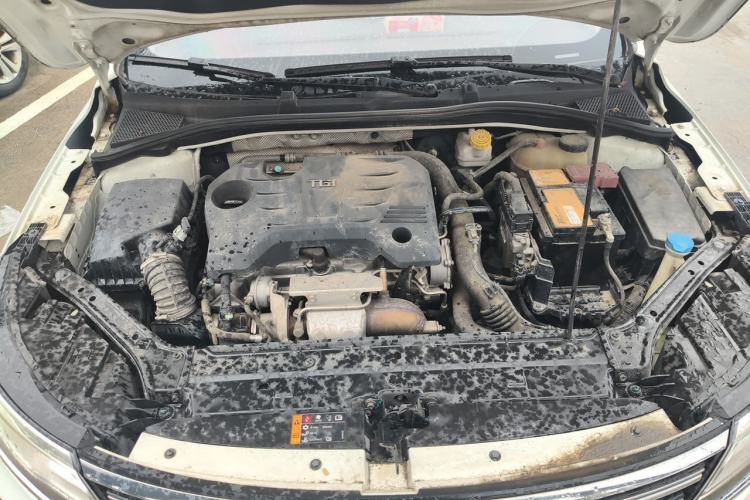 Used Roewe i6 2017 20T Automatic Internet Smart Edition Engine Bay
