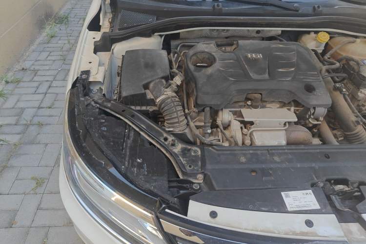 Used Roewe i6 2017 20T Automatic Internet ZhiZun Edition Engine Bay Right