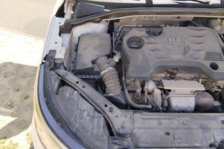 Used Roewe i6 2017 20T Automatic Internet Smart Edition Engine Bay Right