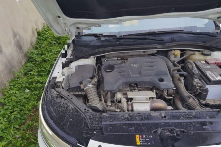 Used Roewe i6 2017 20T Automatic Internet ZhiZun Edition Engine Bay Right