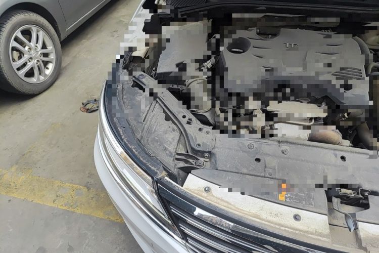 Used Roewe i6 2017 20T Automatic Internet Smart Edition Engine Bay Right
