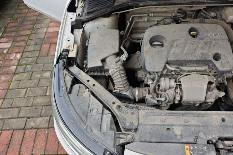 Used Roewe i6 2017 16T Automatic Flagship Edition Engine Bay Right
