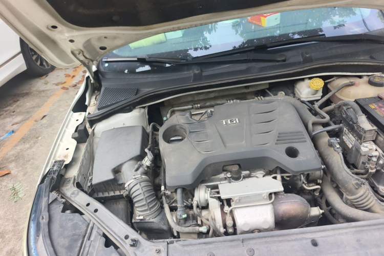 Used Roewe i6 2017 20T Automatic Internet ZhiZun Edition Engine Bay Right