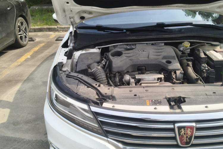 Used Roewe i6 2017 20T Automatic Internet ZhiZun Edition Engine Bay Right