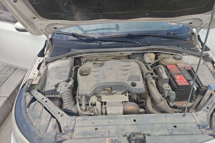Used Roewe i6 2017 20T Automatic Flagship Edition Engine Bay Right