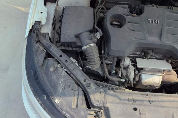 Used Roewe i6 2017 20T Automatic Internet Smart Edition Engine Bay Right