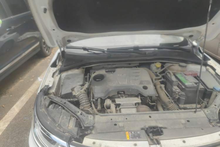Used Roewe i6 2017 20T Automatic Flagship Edition Engine Bay Right