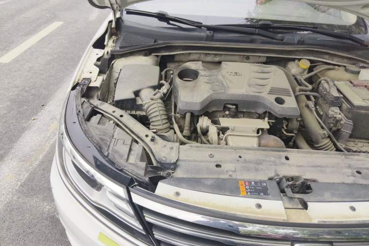 Used Roewe i6 2017 20T Automatic Flagship Edition Engine Bay Right