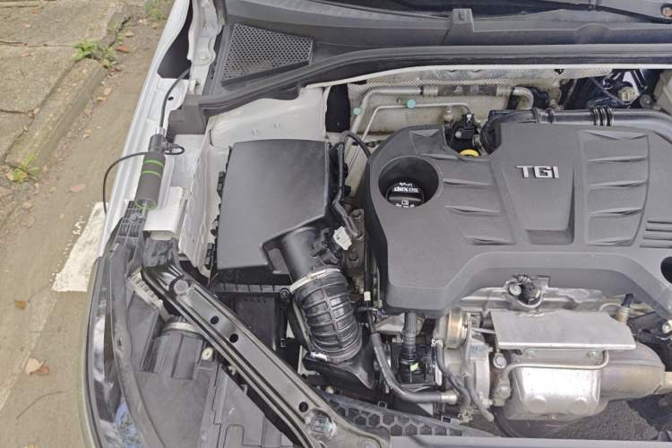 Used Roewe i6 2017 20T Automatic Internet Smart Edition Engine Bay Right