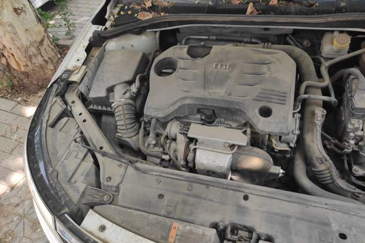 Used Roewe i6 2017 20T Automatic Flagship Edition Engine Bay Right