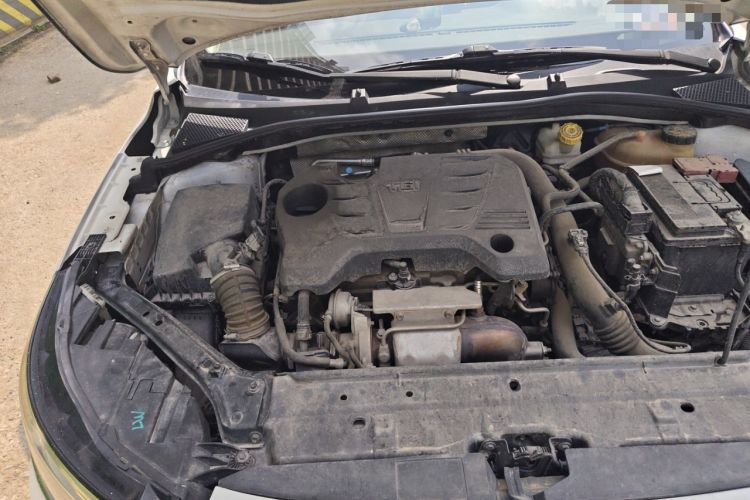 Used Roewe i6 2017 20T Automatic Flagship Edition Engine Bay Right