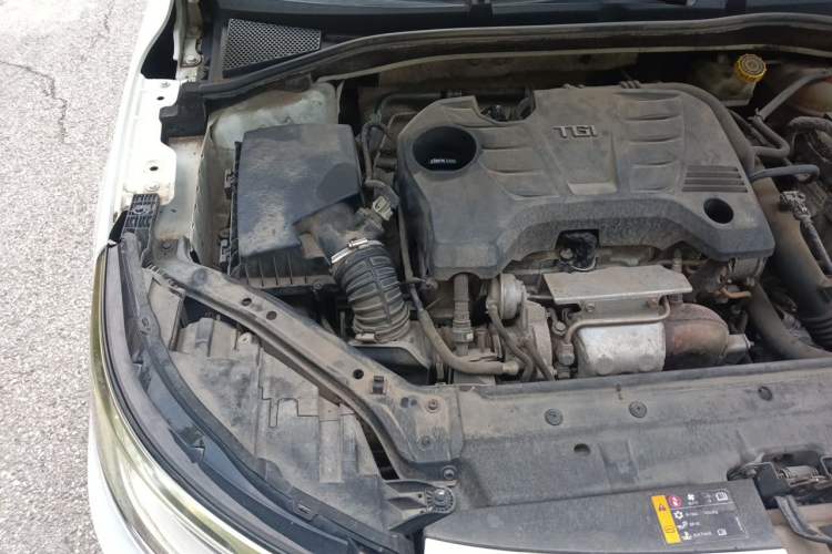 Used Roewe i6 2017 20T Automatic Internet Smart Edition Engine Bay Right
