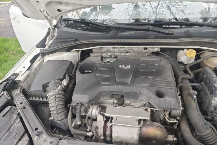 Used Roewe i6 2017 20T Automatic Internet Smart Edition Engine Bay Right